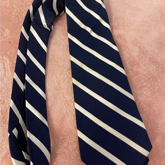 Croft & Barrow Navy and White Striped Tie - Picture 3 of 6